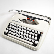 Afbeelding in Gallery-weergave laden, Hermes Baby-typemachine uit 1975
