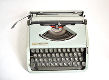 Afbeelding in Gallery-weergave laden, Hermes Baby-typemachine uit 1975