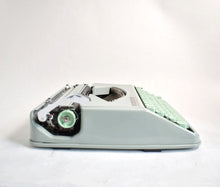 Load image into Gallery viewer, Hermes Baby Typewriter - qwertz (DeLuxe Case)
