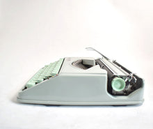 Load image into Gallery viewer, Hermes Baby Typewriter - qwertz (DeLuxe Case)