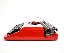 Load image into Gallery viewer, Sperry Remington Idool Typewriter - Cubic typeface