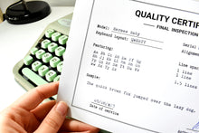 Afbeelding in Gallery-weergave laden, Draagbare Seafoam Hermes babytypemachine uit 1957