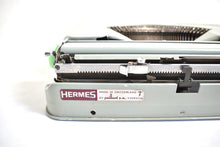 Afbeelding in Gallery-weergave laden, Hermes Baby Typemachine uit 1956