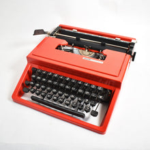 Afbeelding in Gallery-weergave laden, Olivetti Dora-typemachine uit 1969