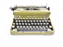 Afbeelding in Gallery-weergave laden, 1952 Everest Mod. 90 Typemachine