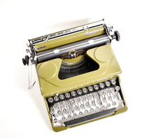 Afbeelding in Gallery-weergave laden, 1952 Everest Mod. 90 Typemachine