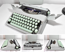 Afbeelding in Gallery-weergave laden, Hermes Baby Typemachine uit 1961 - Elite, QWERTY