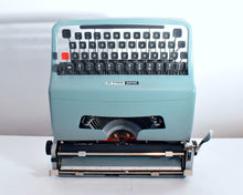 Afbeelding in Gallery-weergave laden, Olivetti Lettera 32 typemachine uit 1967