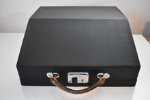 Afbeelding in Gallery-weergave laden, Duitse Erika 10 glanzende typemachine uit 1954 in nieuwstaat