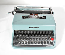 Load image into Gallery viewer, 1967 Olivetti Lettera 32 Typewriter