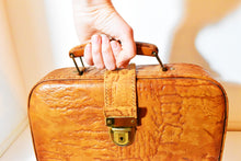 Afbeelding in Gallery-weergave laden, 1958 Princess 300 met De Luxe kast