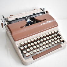 Load image into Gallery viewer, 1960 Torpedo 18s - Duotone Chocolate/Cream