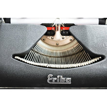 Afbeelding in Gallery-weergave laden, ZEER ZELDZAAM* 1961 Hebreeuwse Erika 12 met glazen toetsen