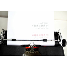 Afbeelding in Gallery-weergave laden, ZEER ZELDZAAM* 1961 Hebreeuwse Erika 12 met glazen toetsen