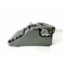 Afbeelding in Gallery-weergave laden, 1954 Hermes 2000 Typewriter Elite-lettertype