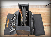Afbeelding in Gallery-weergave laden, Vintage leren reparatiegereedschapstas uit de jaren 70