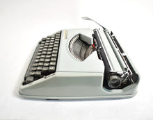 Afbeelding in Gallery-weergave laden, Hermes Baby-typemachine uit 1975
