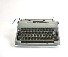 Afbeelding in Gallery-weergave laden, Olympia SM3-typemachine uit 1957 - nieuwe platenspeler
