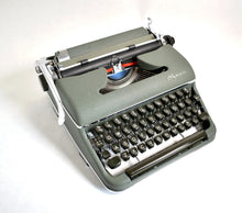 Afbeelding in Gallery-weergave laden, Olympia SM3-typemachine uit 1957 - nieuwe platenspeler
