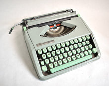Load image into Gallery viewer, Hermes Baby Typewriter - qwertz (DeLuxe Case)

