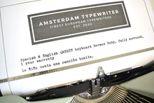 Afbeelding in Gallery-weergave laden, Hermes Baby Typemachine uit 1956
