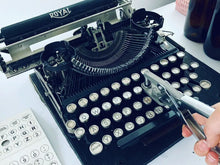 Afbeelding in Gallery-weergave laden, Vervangende toetsen voor typemachines - universeel
