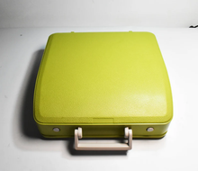 Load image into Gallery viewer, Olivetti Lettera 82 Lime Green Typewriter

