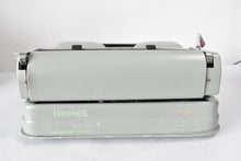 Afbeelding in Gallery-weergave laden, Zeldzame* gerestaureerde Hermes Media 3 typemachine - scriptlettertype (cursief)
