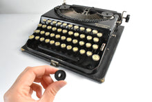 Afbeelding in Gallery-weergave laden, Vervangende rubberen voetjes - Remington Portable
