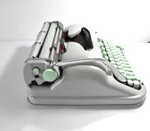 Afbeelding in Gallery-weergave laden, Gereserveerd* Gerestaureerde Hermes 3000 Typemachine
