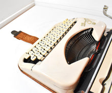 Load image into Gallery viewer, 1958 Princess 300 with De Luxe  case
