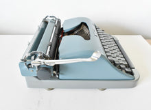 Load image into Gallery viewer, 1958 Torpedo 30 Typewriter, Elite typeface
