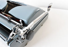 Load image into Gallery viewer, 1958 Torpedo 30 Typewriter, Elite typeface
