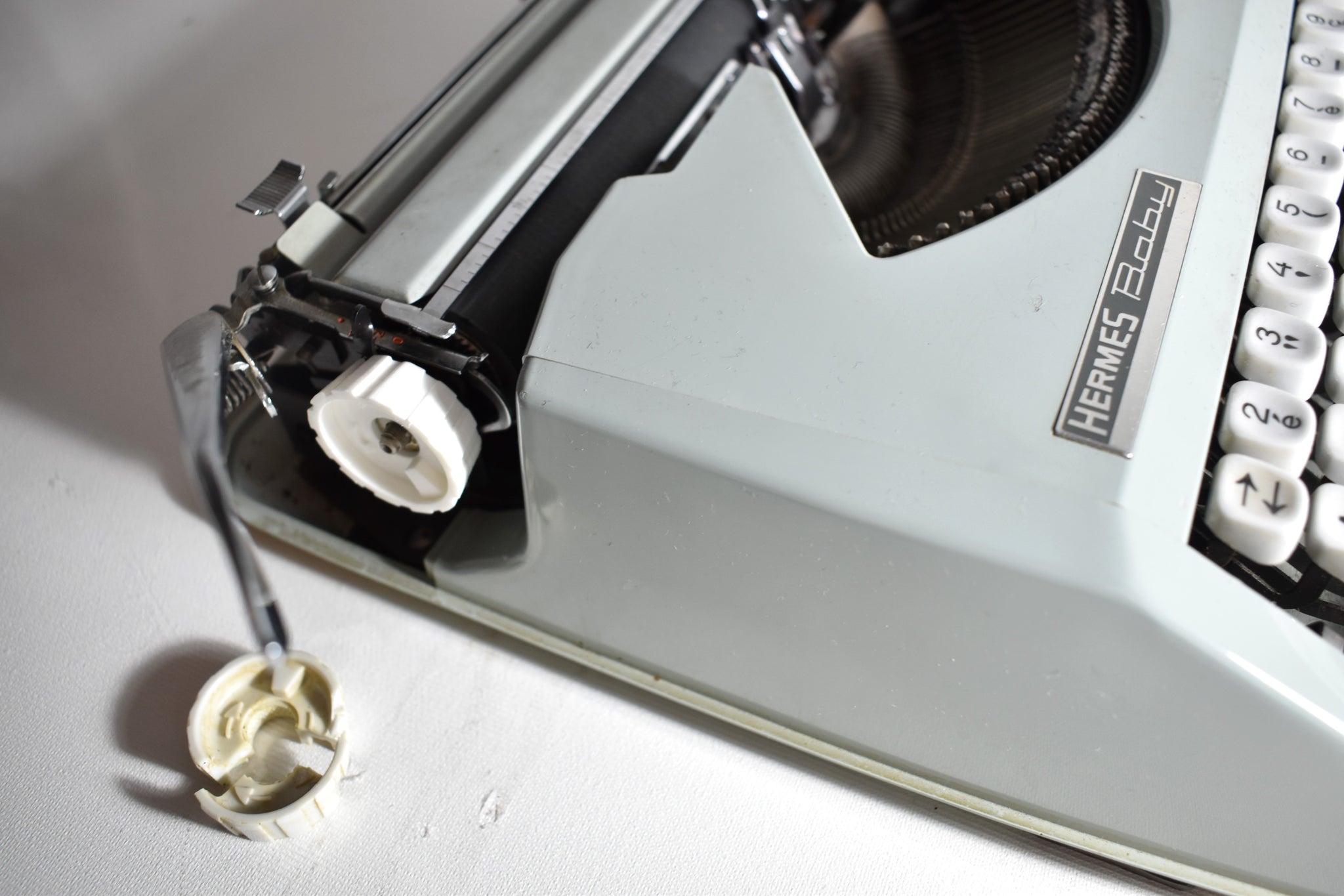 Hermes Baby/Rocket LEFT Platen Knob – Amsterdam Typewriter