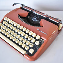 Load image into Gallery viewer, 1959 Unique Olympia Splendid 33
