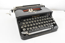 Afbeelding in Gallery-weergave laden, 1932 Standard Smith Corona Flattop Model S
