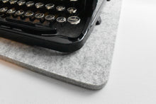 Afbeelding in Gallery-weergave laden, Typemachinemat, antislip en geluiddempend
